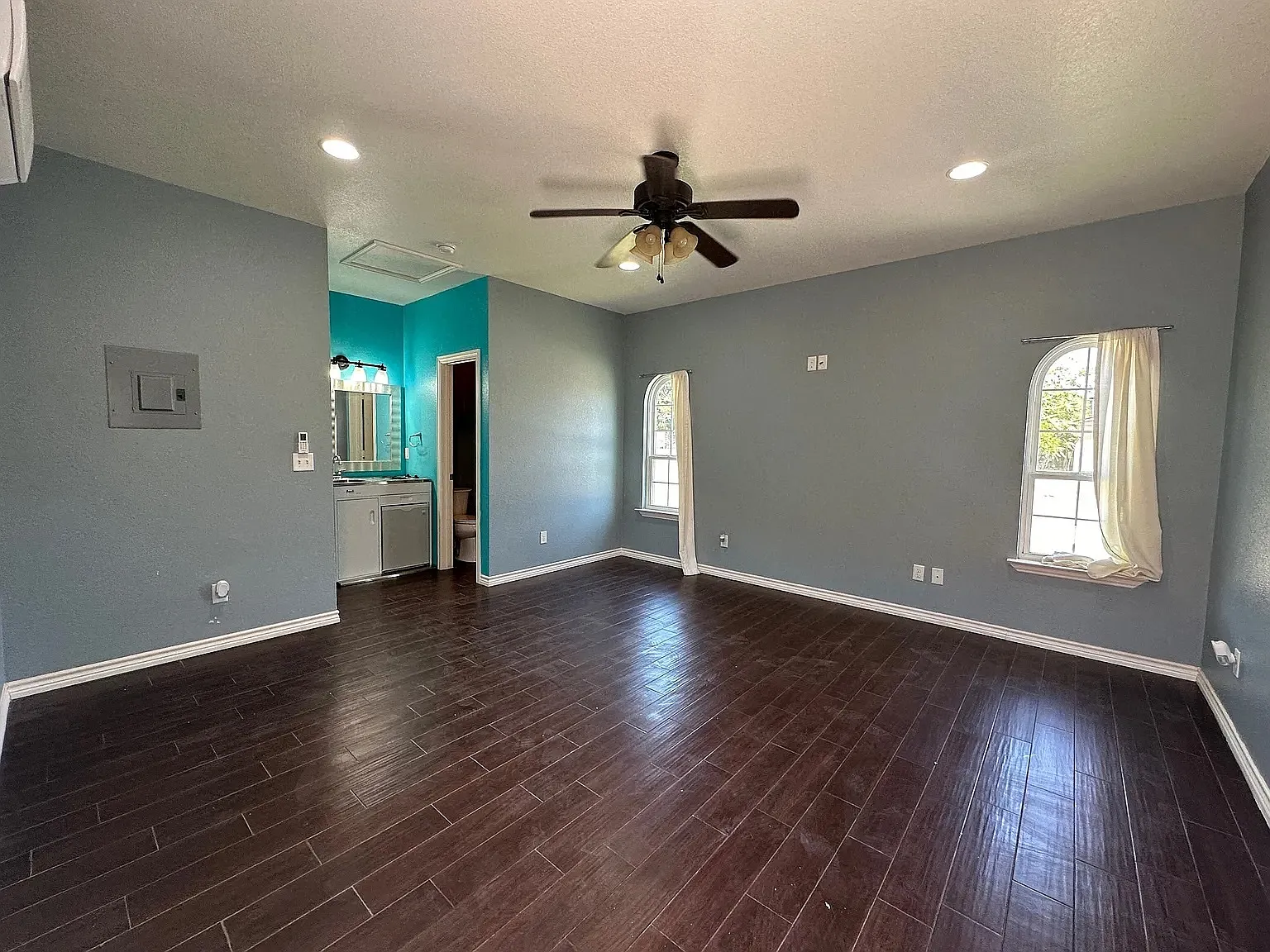 1216 East Parker Avenue - 1 — Photo 3