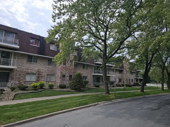 3235 S Manor Dr APT 306, Lansing, IL 60438