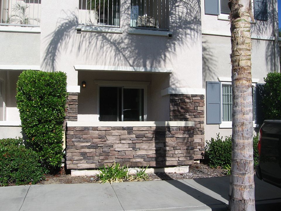 Lower Unit With Patio