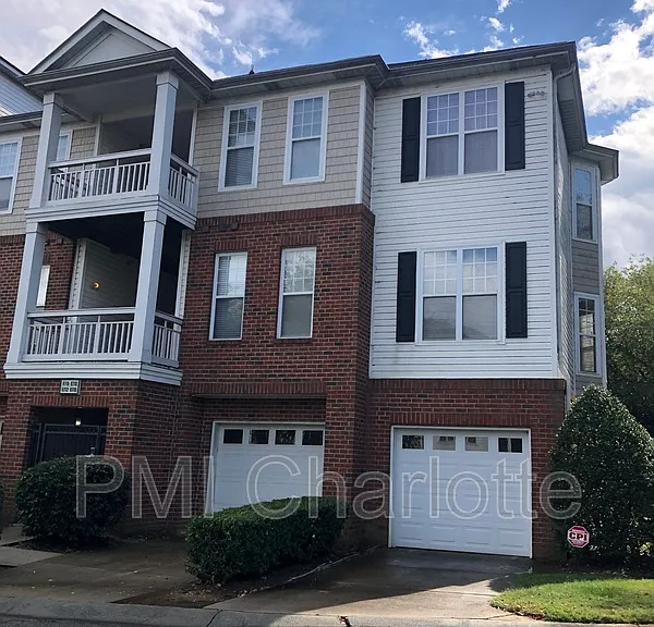 6710 Mallard Park Dr #8 — Photo 1