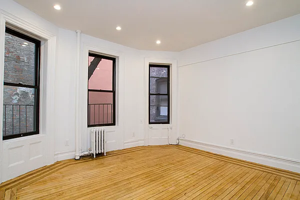 Rented by Aether Property Group | media 27