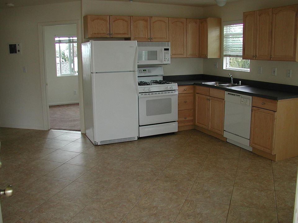 Gas range, dishwasher, microwave, 18 cu ft refrigerator
