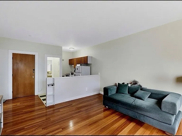 1071 Beacon St #6B — Photo 2