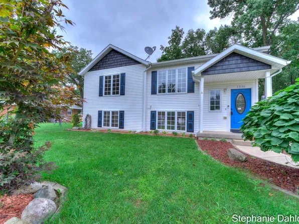 3806 Cook Ct SW, Wyoming, MI 49519