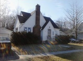 130 W Reynolds St, Cottage Grove, WI 53527