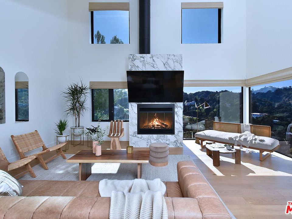 1st image of 3657 Alta Mesa Dr