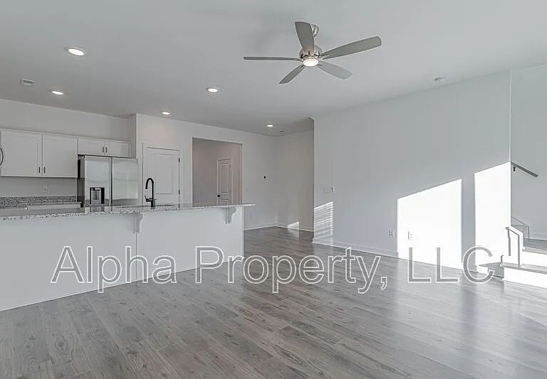 1451 Darrowby Way — Photo 8