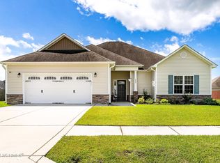 402 Pewter Ct, Jacksonville, NC 28546