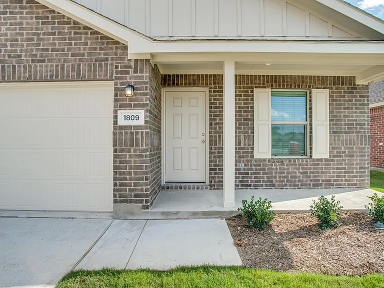 1809 River Crossing Dr — Photo 2