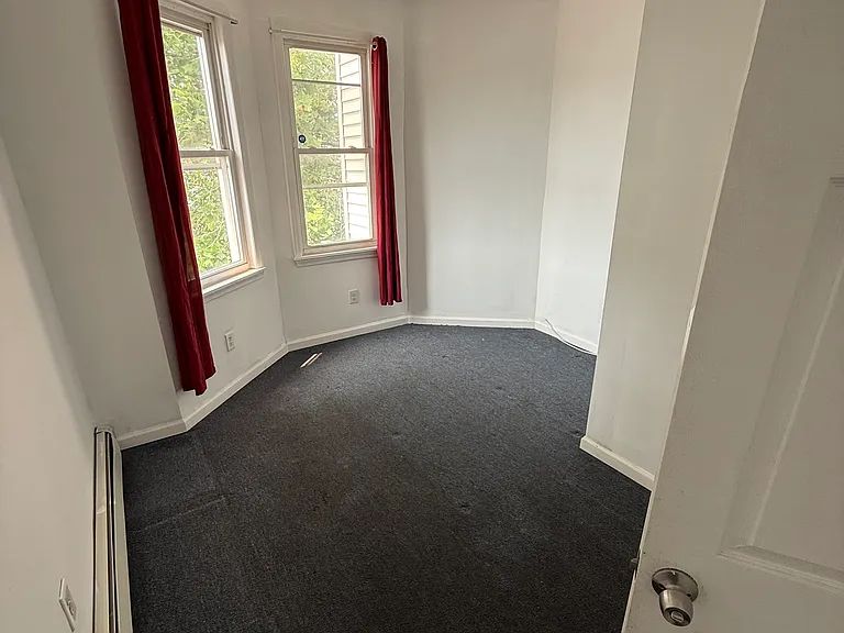537 S Park St #2 — Photo 4