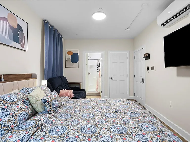 34 W Franklin St #3 — Photo 23