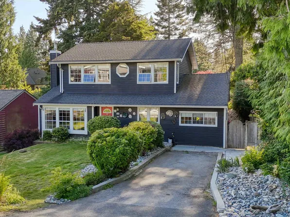 1425 129th St, Surrey, BC V4A 3X9
