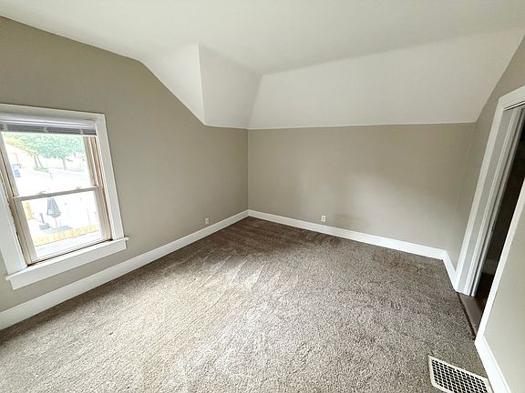 5th image of 1020 Adams St #1020