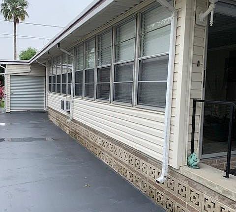 4th image of 106 Acapulco St
