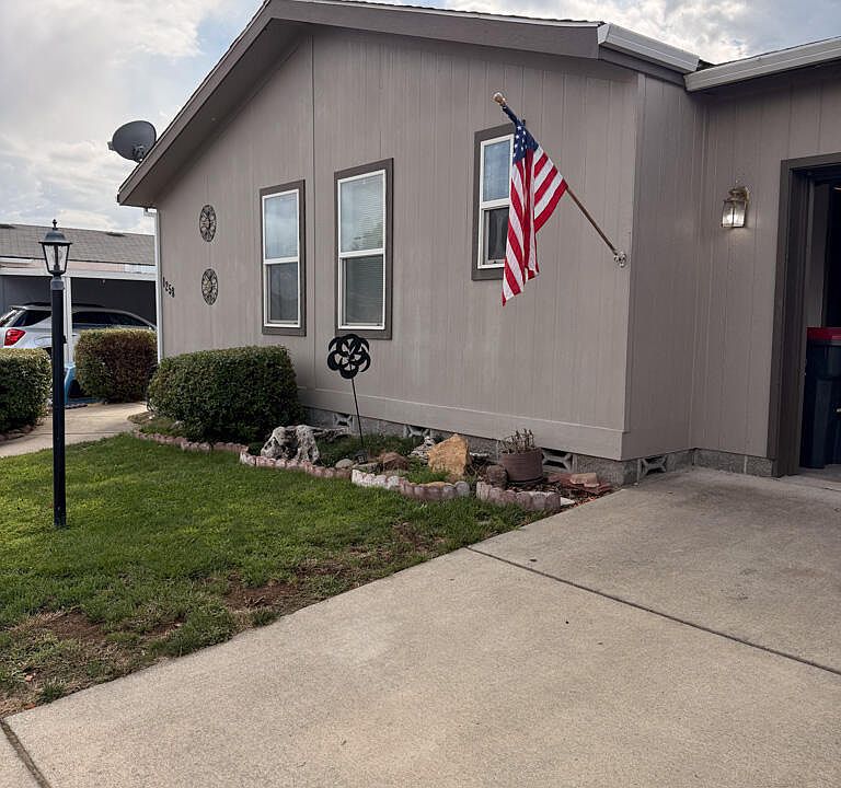 1st image of 1258 Ivan Ln