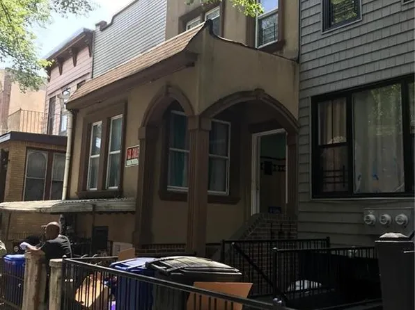 12 Pleasant Pl, Brooklyn, NY 11233