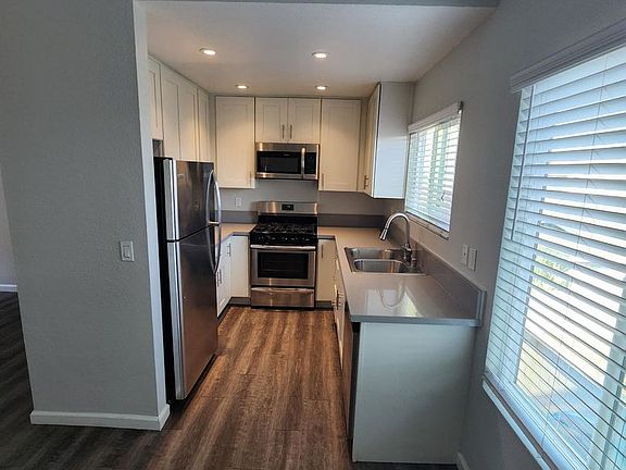 4th image of 7561-7571 Warner Ave #7561B