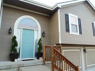 8204 NE 106th St, Kansas City, MO 64157