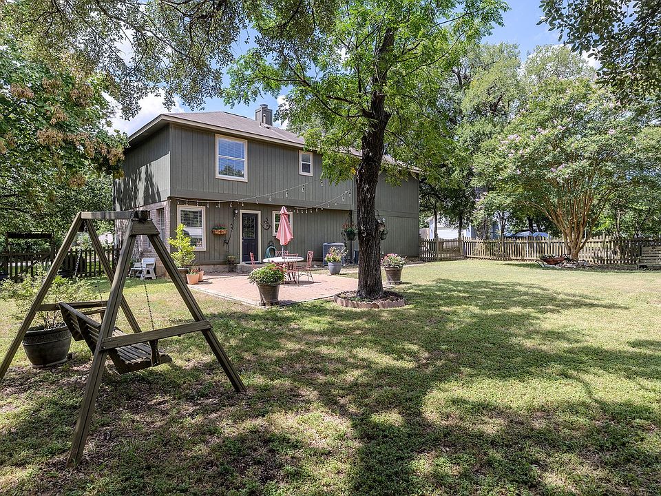 1st image of 604 Post Oak Cir