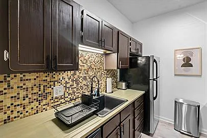 1306 Liverpool St #1 — Photo 11