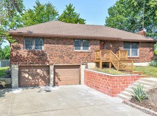 8716 N Edison Ave, Kansas City, MO 64154