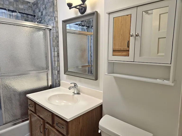 1115 Douglas St — Photo 7