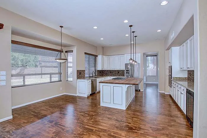 562 N Danielson Way — Photo 7
