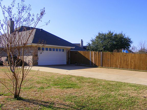 5th image of 2014 Regent Cir