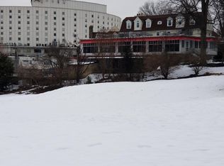 300 Meetinghouse Rd, Jenkintown, PA 19046