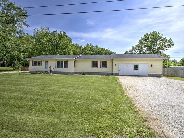 888 S McKinney Ln, Decatur, IL 62522
