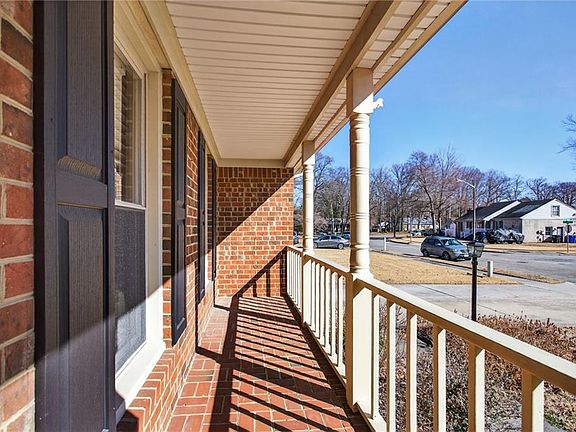 3rd image of 4033 Kalona Rd