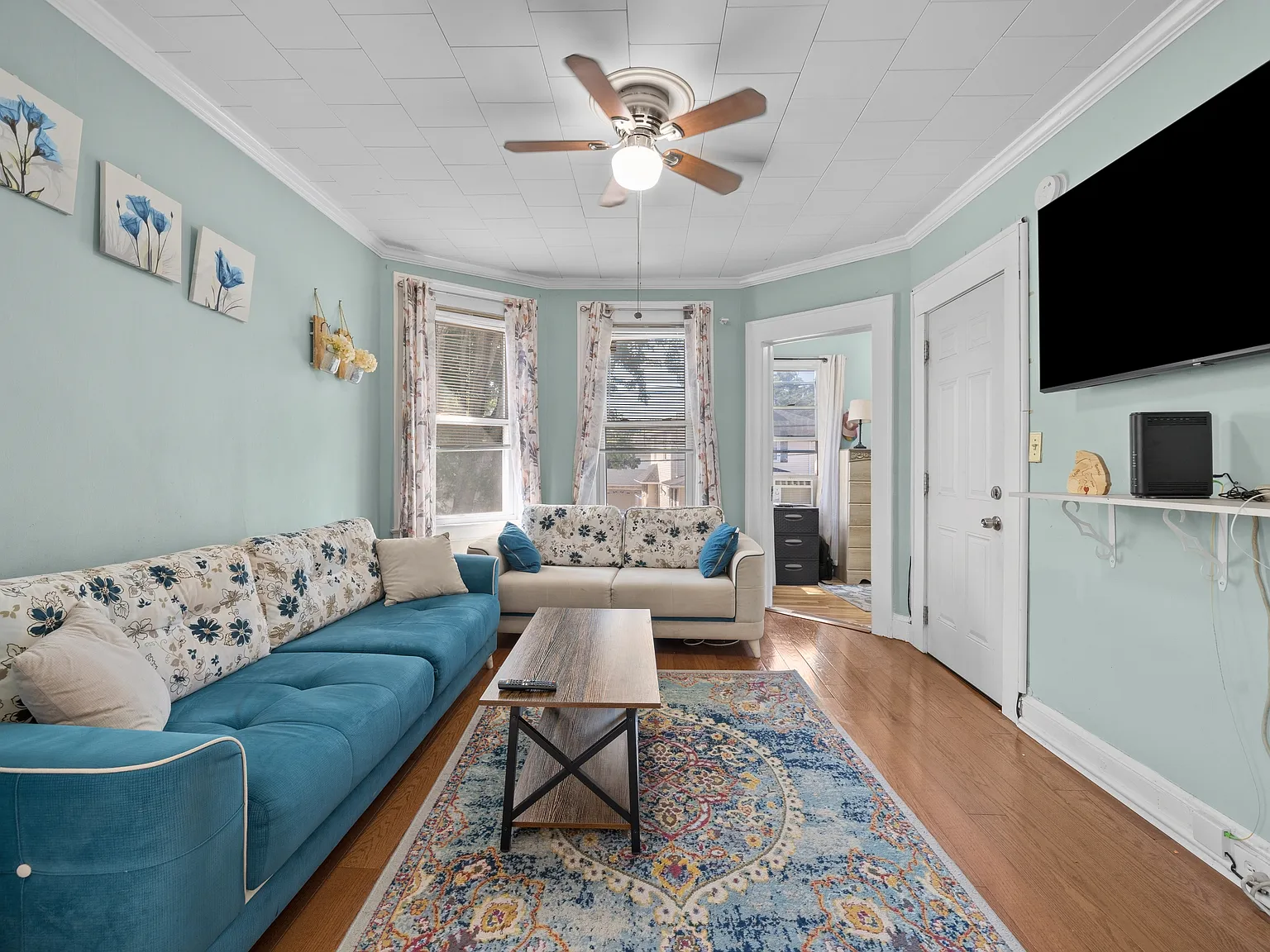 4 bed, $3,500 — Photo 2