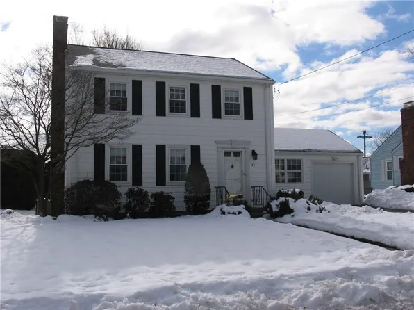 37 Broadmoor Rd, Cranston, RI 02910