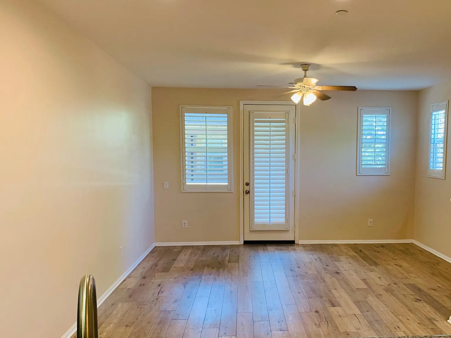3 bed, 1380 sqft, $3,300 — Photo 3