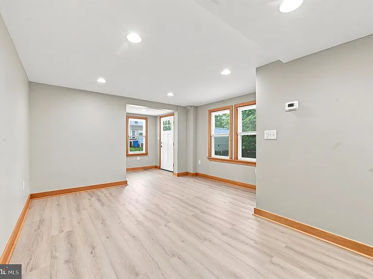 705 Forrest Ave — Photo 6