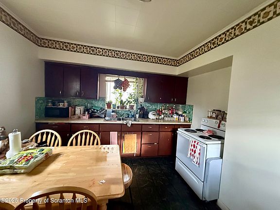 3rd image of 1121 Albright Ave