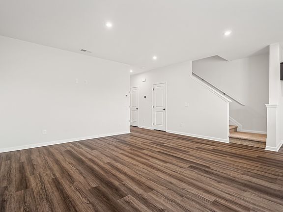 3rd image of 2321 Juneau Ln
