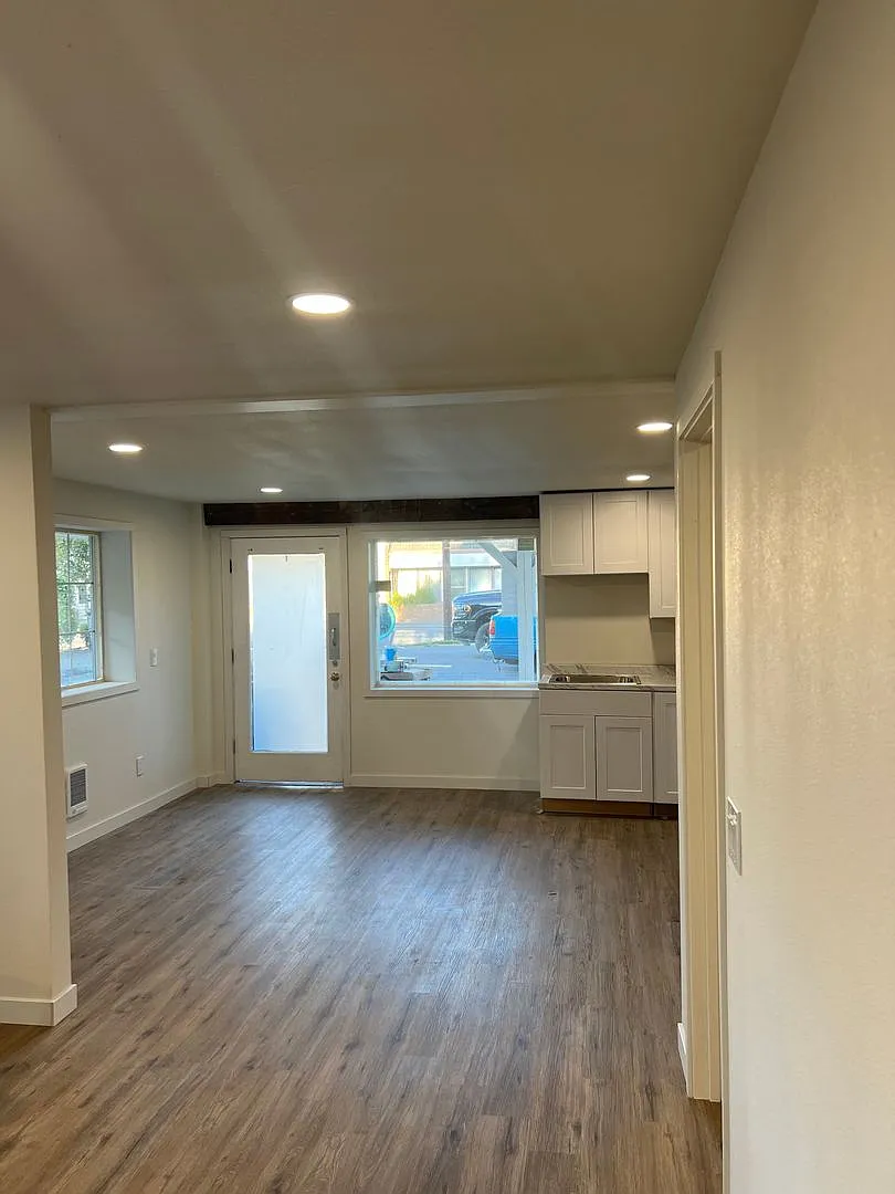 1115 S 2nd — Photo 2