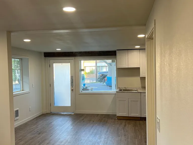 1115 S 2nd St — Photo 2