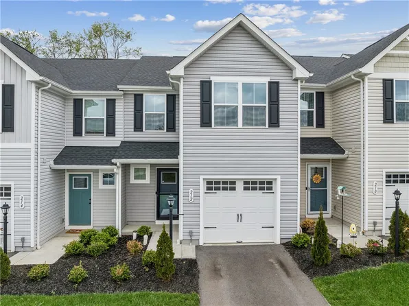 212 Smith Ln, Beaver Falls, PA 15010