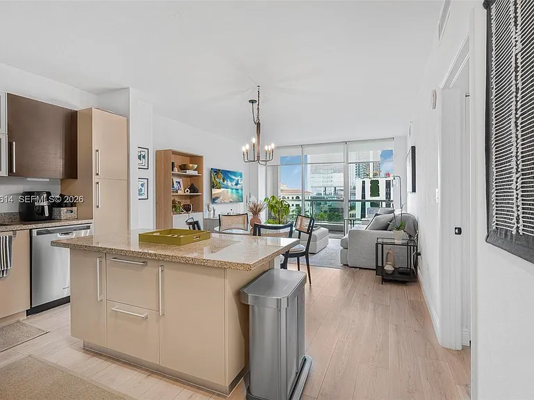 500 NE 29th St #706 — Photo 4