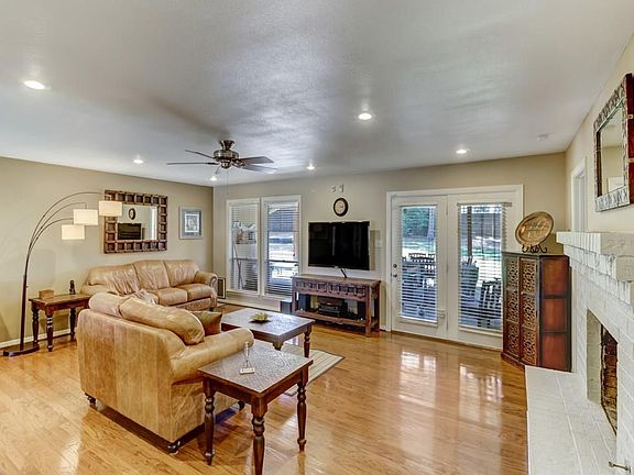 5th image of 1604 Cindy Ct