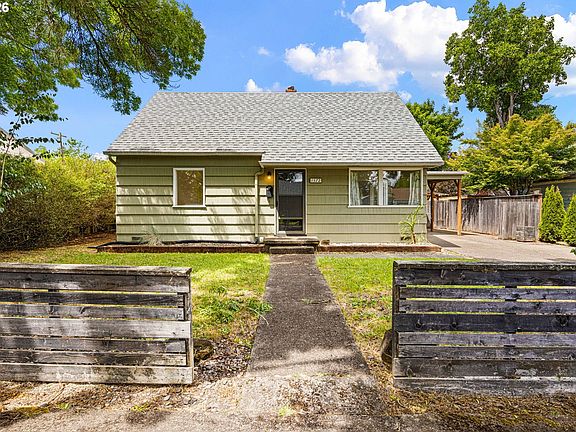 2nd image of 1572 McKinley Ct