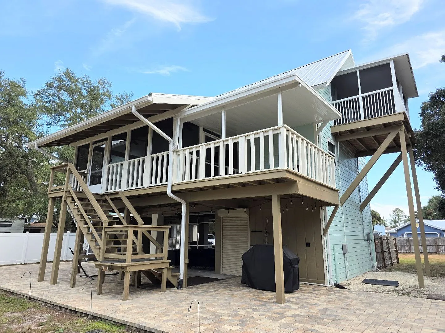 Cozy Coastal Retreat! — Photo 2