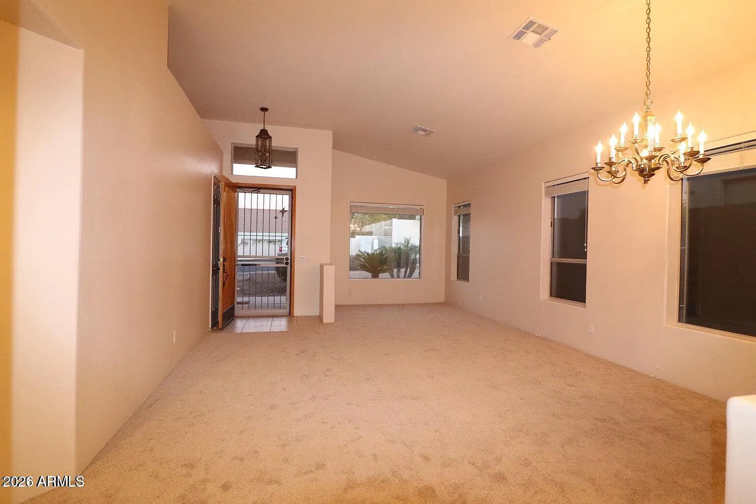 3 bed, 2.0 bath, 2115 sqft, $3,200 — Photo 4