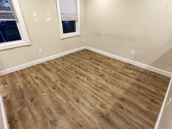2nd image of 62 London St #2