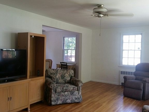 4th image of 9 Lawrence Park Cres