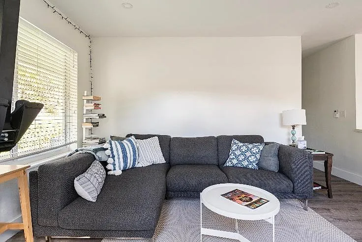 2 bed, 950 sqft, $2,600 — Photo 4