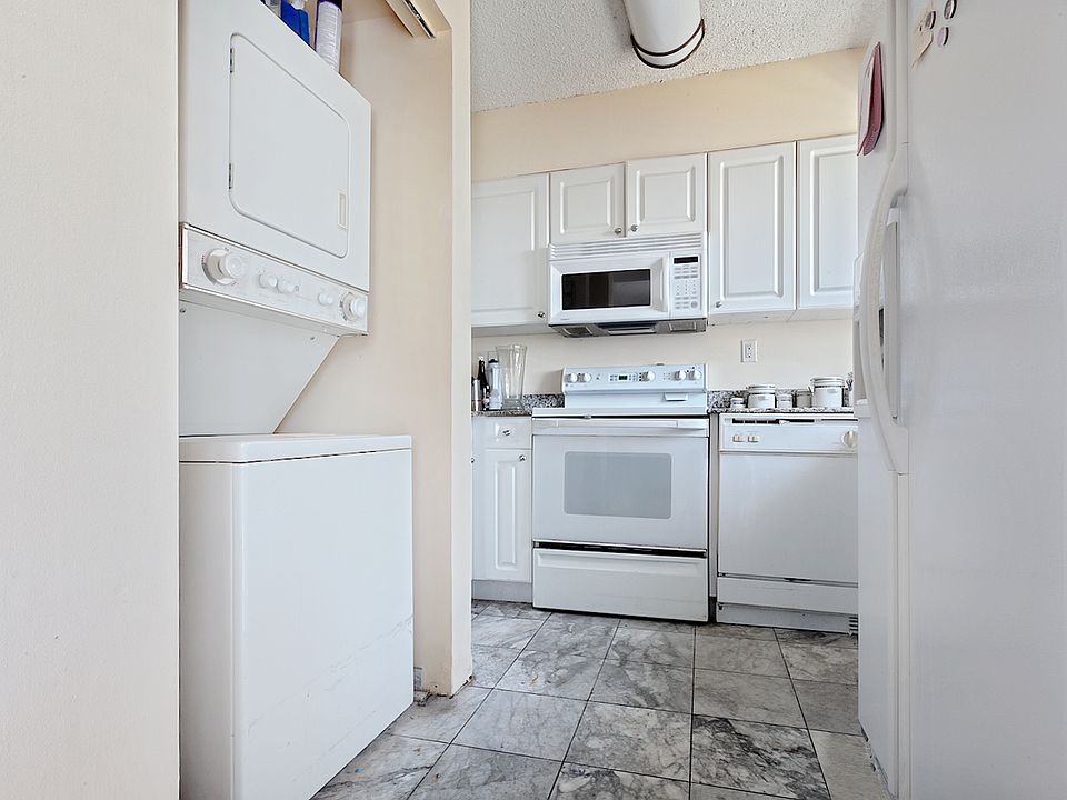2nd image of 6001 SW 70th St #102