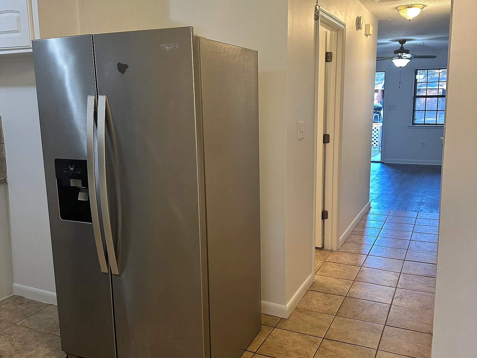 3 bed, 1.5 bath, 1014 sqft, $1,950 — Photo 3